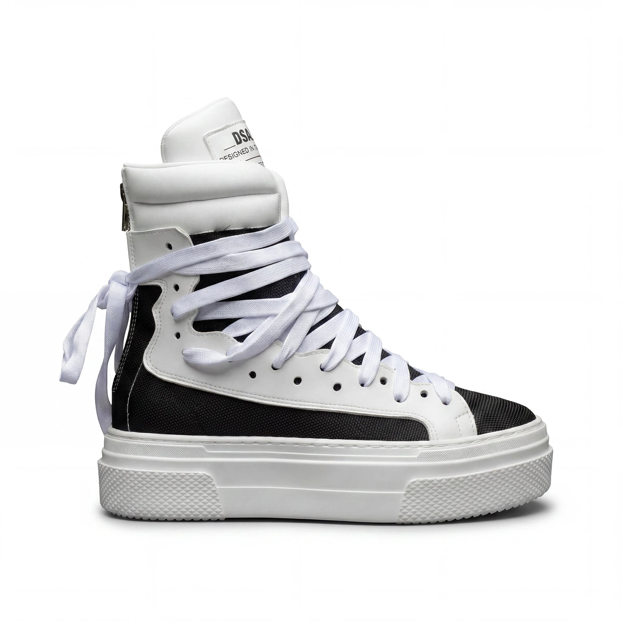 Canvas 18-hole Sneakers Black - White