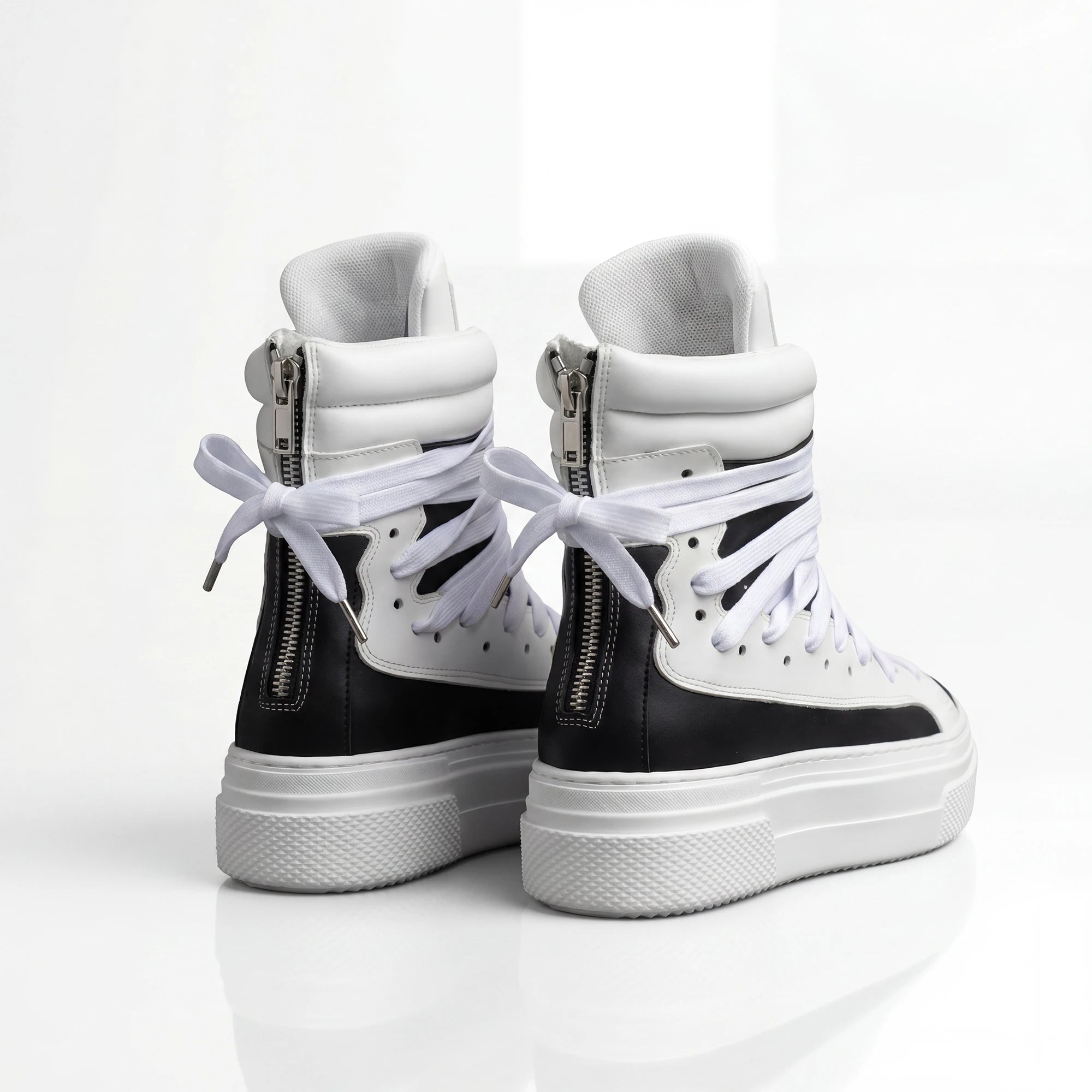 Leather 18-hole Sneakers Black - White