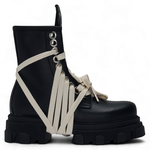 Boot - Total Black Occhielli Silver